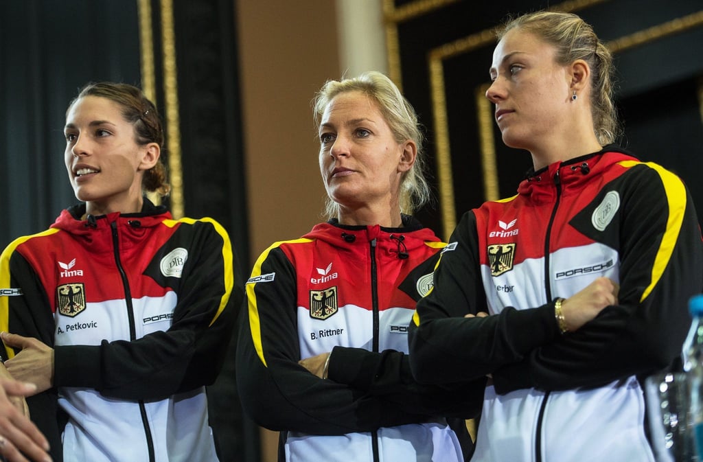 Die Goldene Generation um Angelique Kerber (r.) verpasste den Titel im Fed Cup knapp.