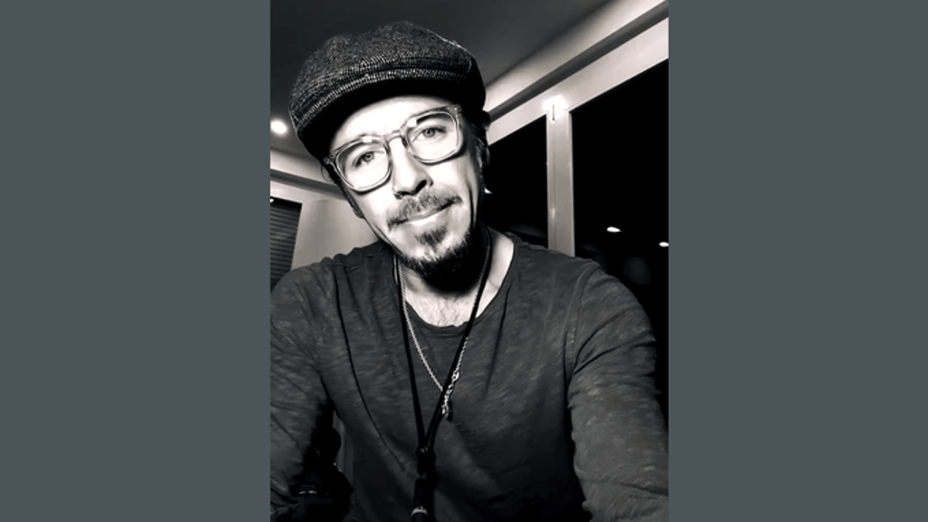 In seinem neuen Video auf Instagram bittet Gil Ofarim nach dem Antisemitismus-Skandal um eine zweite Chance.