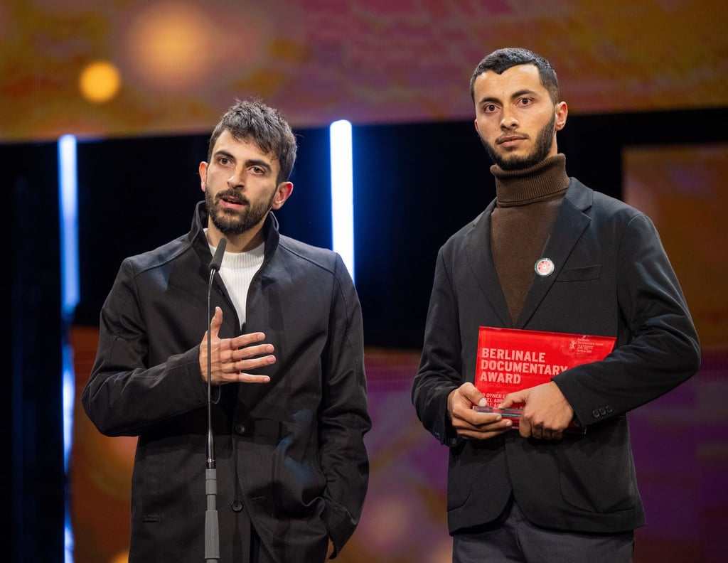 Yuval Abraham und Basel Adra wurden nach der Vorstellung von „No Other Land“ in die Akademie der Künste digital zugeschaltet. (Archivbild)