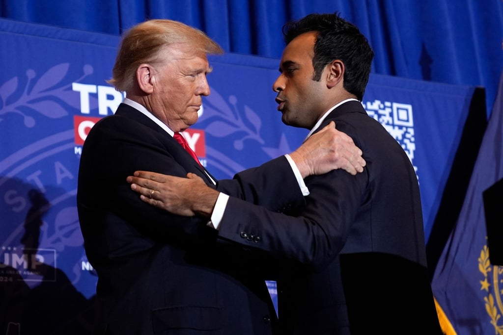 ... gemeinsam mit Ex-Präsidentschaftsbewerber Vivek Ramaswamy.