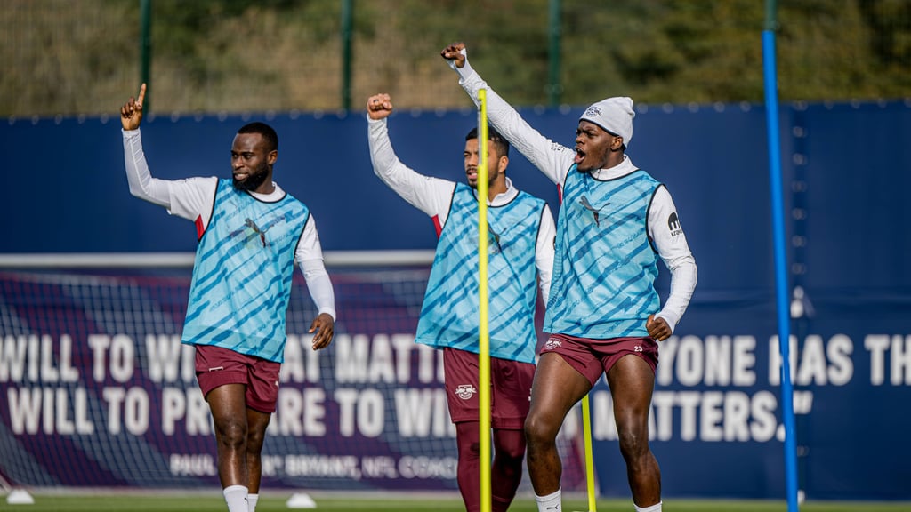 Castello Lukeba (r.) und Lutsharel Geertruida (l.) beim Training Ende Oktober.