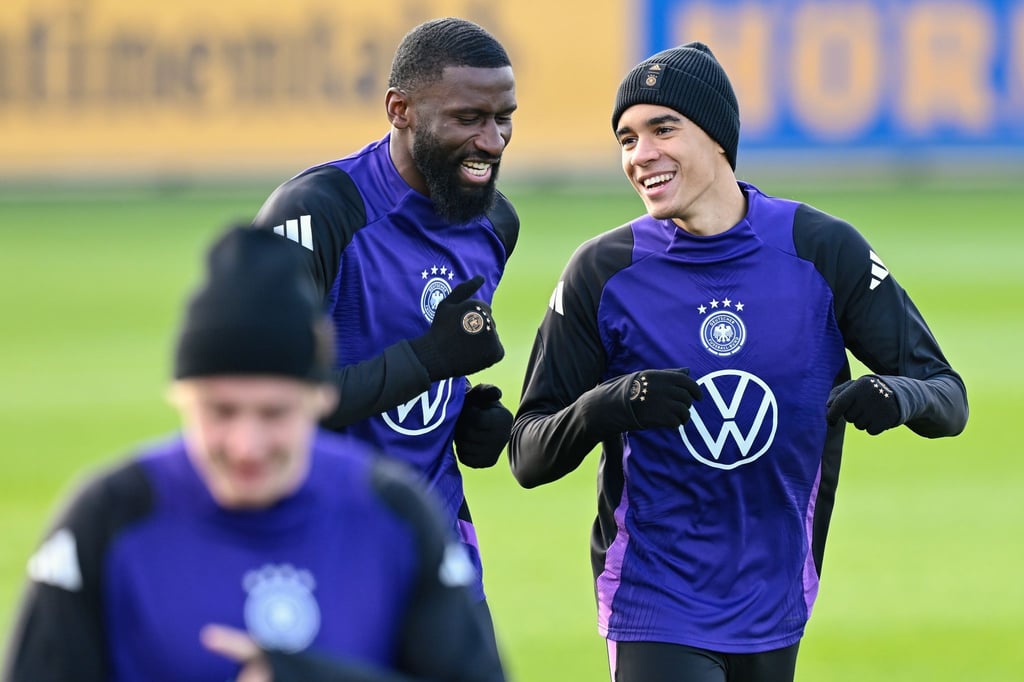 Antonio Rüdiger (l.) und Jamal Musiala (r.) - zwei wichtige Säulen für Bundestrainer Nagelsmann.