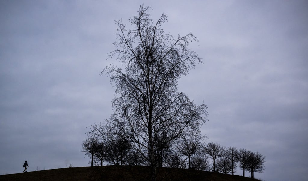Nicht jeder, der sich im Winter niedergeschlagen fühlt, leidet unter einer Winterdepression.