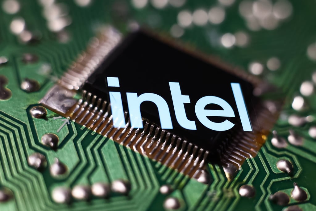Der US-Chipkonzern Intel hält an seinen Plänen für Magdeburg fest - für mindestens zwei Jahre liegt der Bau der Chipfabrik an der A14 jedoch auf Eis. 