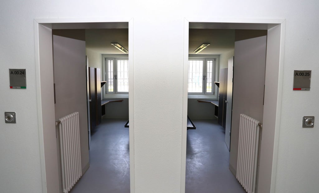 Gefangene haben Anspruch auf eine Einzelzelle. Dennoch werden einige aus bestimmten Gründen weiter zusammen untergebracht. (Archiv-Foto)