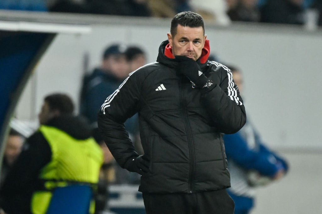 OIympique Lyon und Coach Pierre Sage stehen wegen Finanzvergehen vor einer heftigen Strafe.