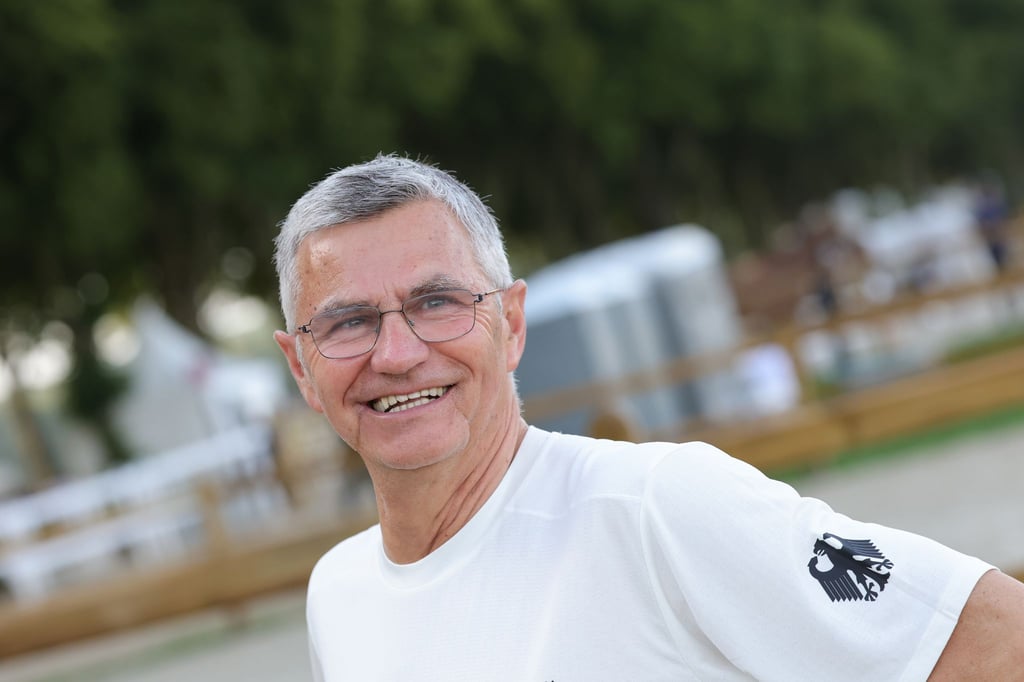Otto Becker verlängert den Vertrag als Bundestrainer.