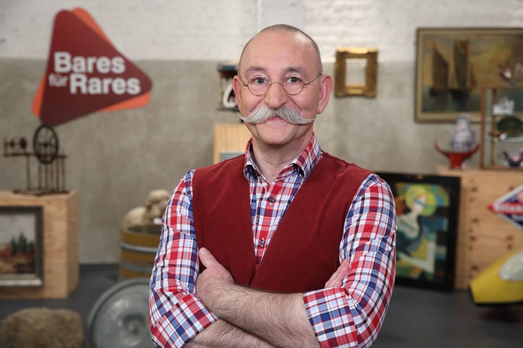 Goldene Spielfiguren aus dem Nachlass seines Vaters bringen Bernd aus Braunschweig ein kleines Vermögen bei "Bares für Rares" mit Horst Lichter ein.