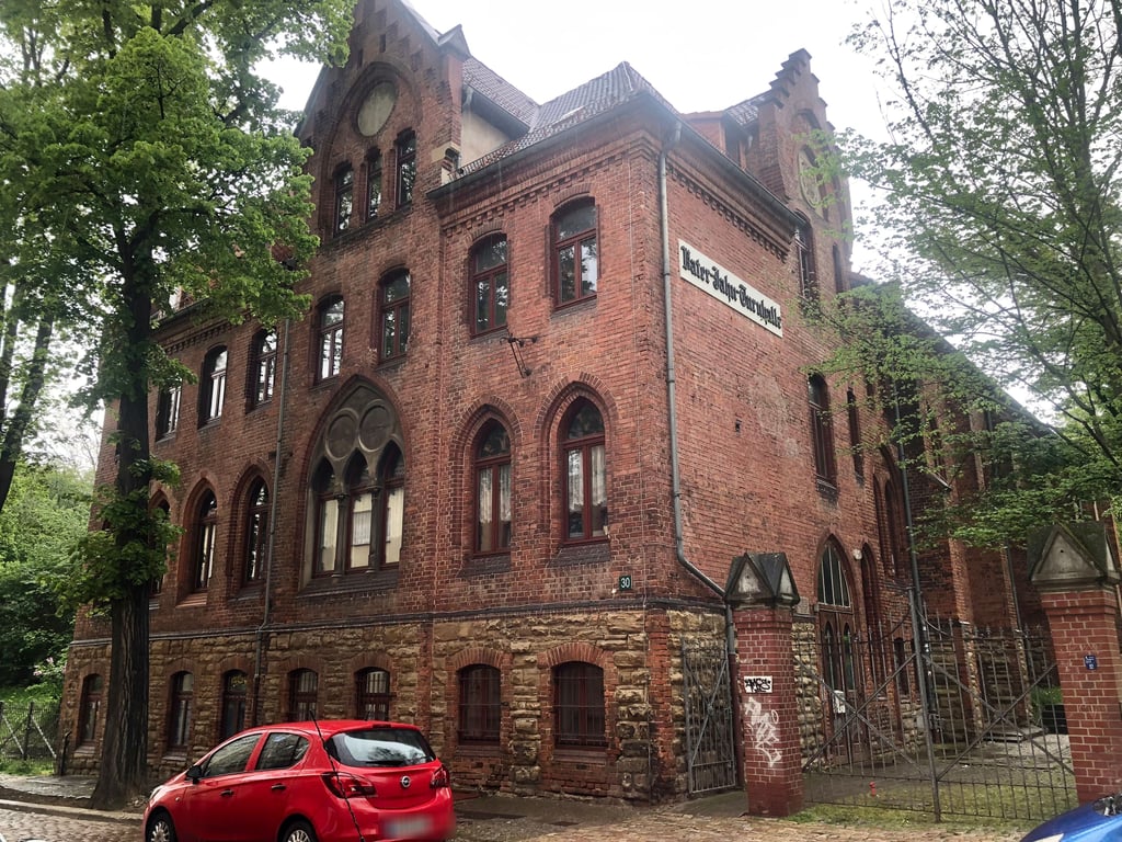 Die Vater-Jahn-Turnhalle in Zeitz soll saniert werden. Die Kosten liegen bei rund 1,5 Millionen Euro. Zu stemmen ist das nur mit Fördermitteln.