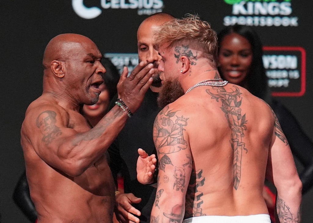 Bereits vor dem Kampf hat Mike Tyson (l) Box-Gegner Jake Paul geohrfeigt.