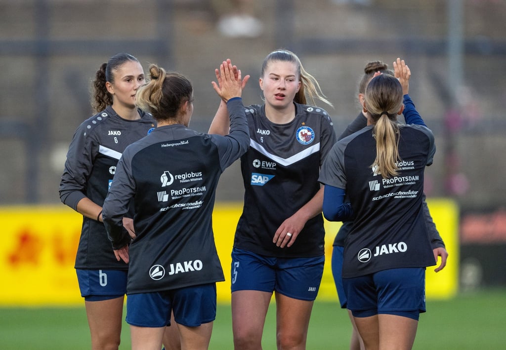 Lina Vianden (M) erzielte den ersten Potsdamer Treffer der Saison.