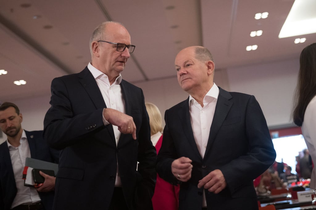 Brandenburgs SPD-Ministerpräsident Dietmar Woidke stellt sich in der Frage der Kanzlerkandidatur der SPD hinter Kanzler Olaf Scholz. (Archivbild)