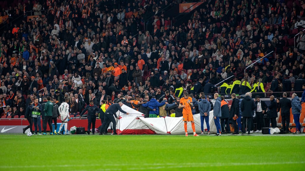 Das Länderspiel von Ungarn gegen die Niederlande wurde von einem Zusammenbruch Adam Szalais überschattet.