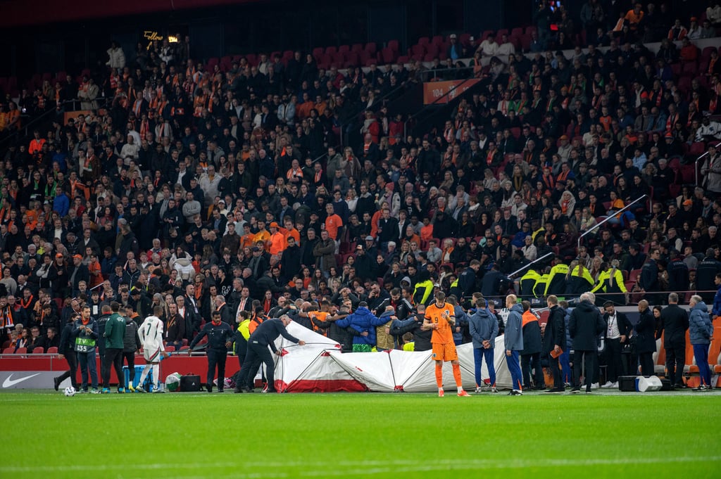 Das Länderspiel von Ungarn gegen die Niederlande wurde von einem Zusammenbruch Adam Szalais überschattet.