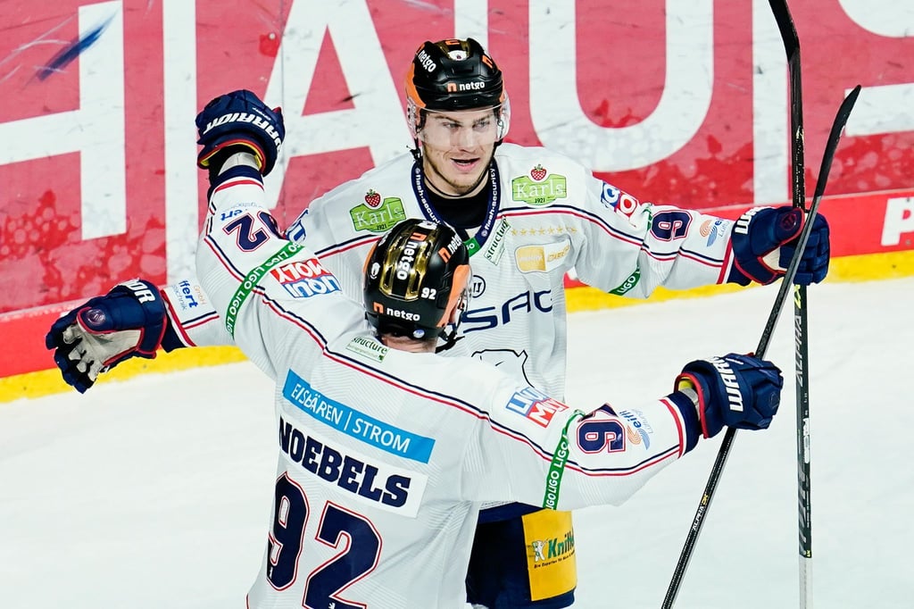 Die Nationalspieler Pföderl und Noebels trafen beim Sieg der Eisbären gegen Frankfurt.