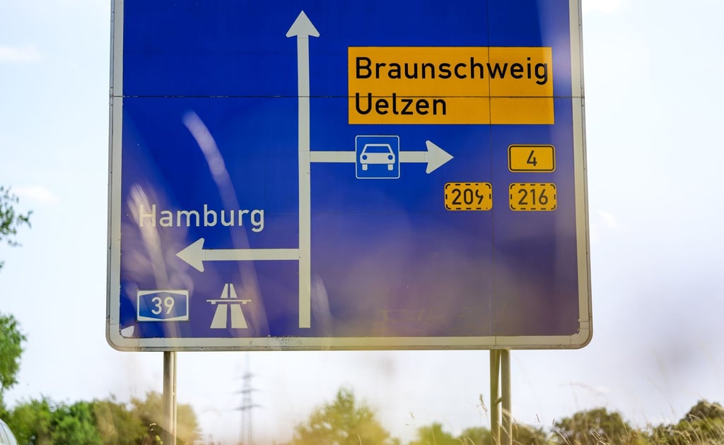 Viele fragen sich, was bedeuten die Neuwahlen für Projekte wie den Neubau der A39. (Archivbild)