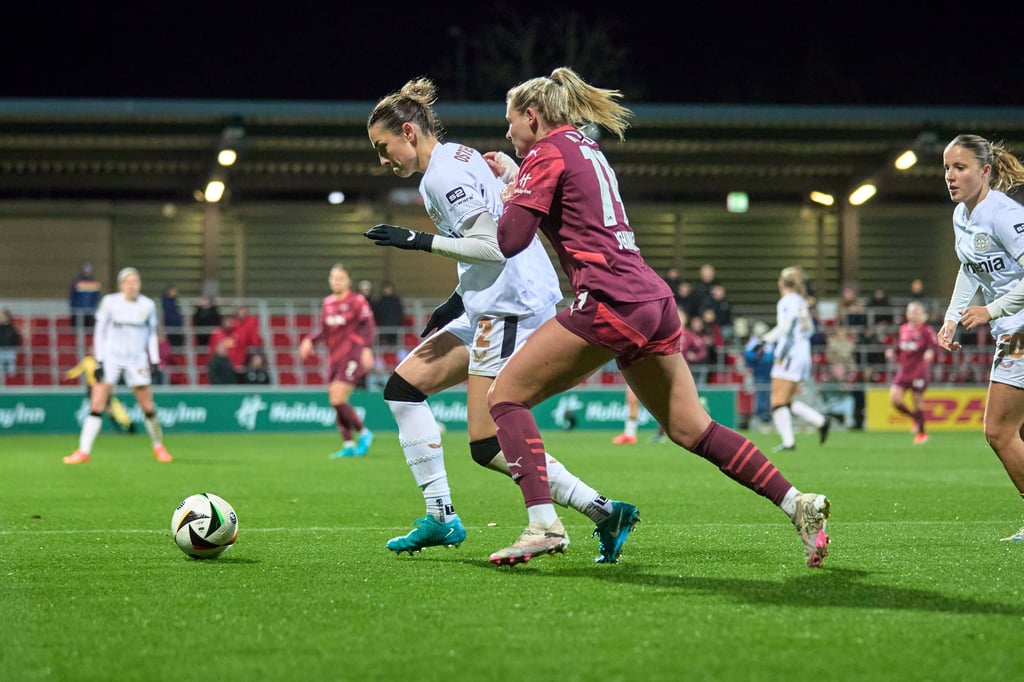 Bayer Leverkusen schlug bei RB Leipzig spät zu.