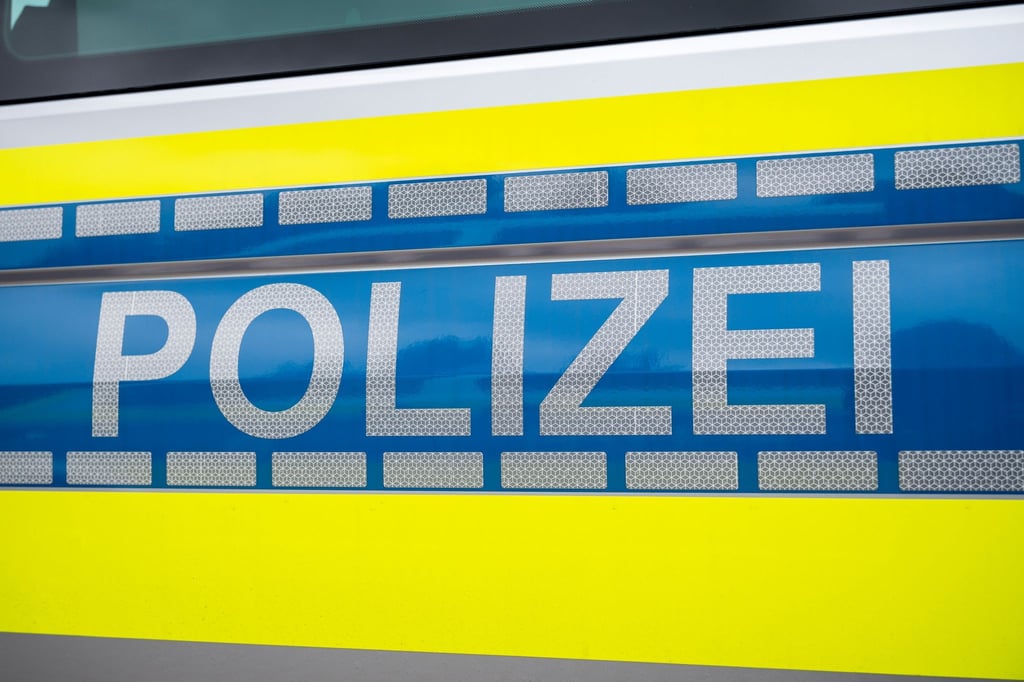 Seit mehr als einer Woche scht die Polizei nach einem Mann, der verdächtigt wird, seine drei Kinder entführt zu haben. (Symbolbild)