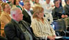  Chefarzt Günther Scheithauer (l.) und seine Frau bei der Verabschiedung im Städtischen Klinikum. 