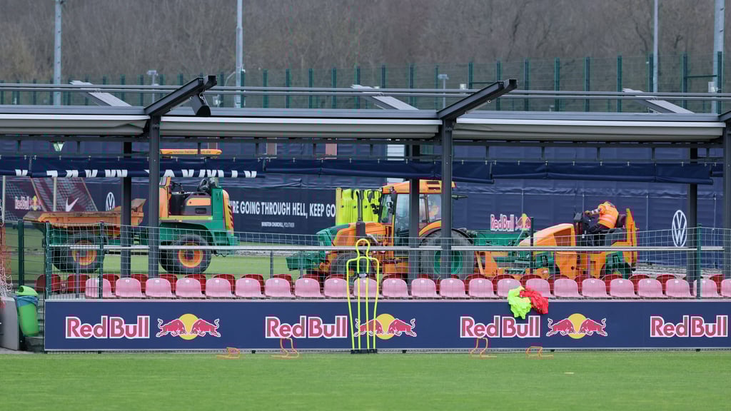 Auch der Rasen am Cottaweg wird nach und nach erneuert (Archivbild).