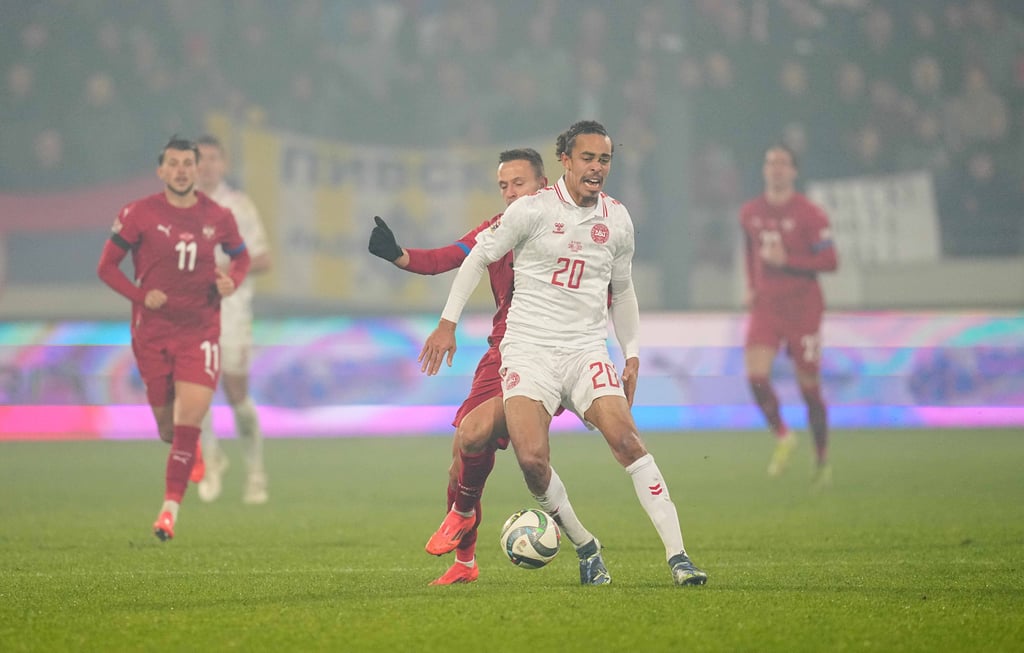 Yussuf Poulsen ging beim Spiel von Dänemark zu Boden.