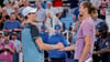 Sie könnten in München wieder aufeinandertreffen: die Tennisstars Alexander Zverev (r) und Jannik Sinner.