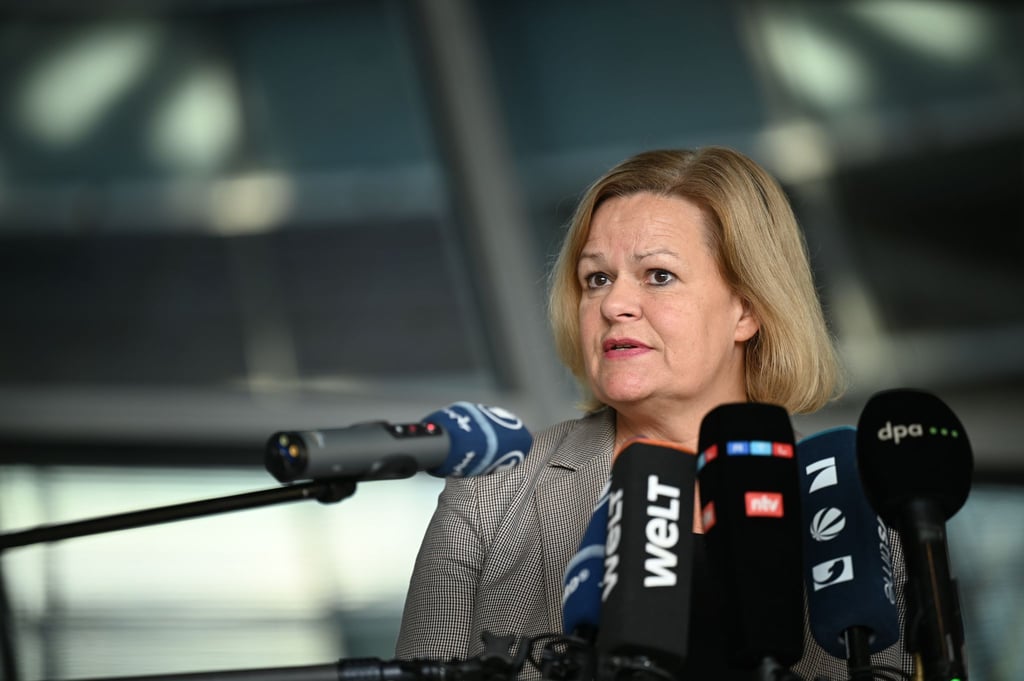 Bundesinnenministerin Nancy Faeser (SPD) will sich bei einer weiteren Flüchtlingsbewegung aus der Ukraine für eine gerechte Verteilung der Menschen in Europa einsetzen. (Archivbild)