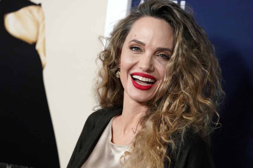 Hollywood-Star Angelina Jolie begibt sich für eine neue Rolle in die Pariser Modeszene. (Archivbild)