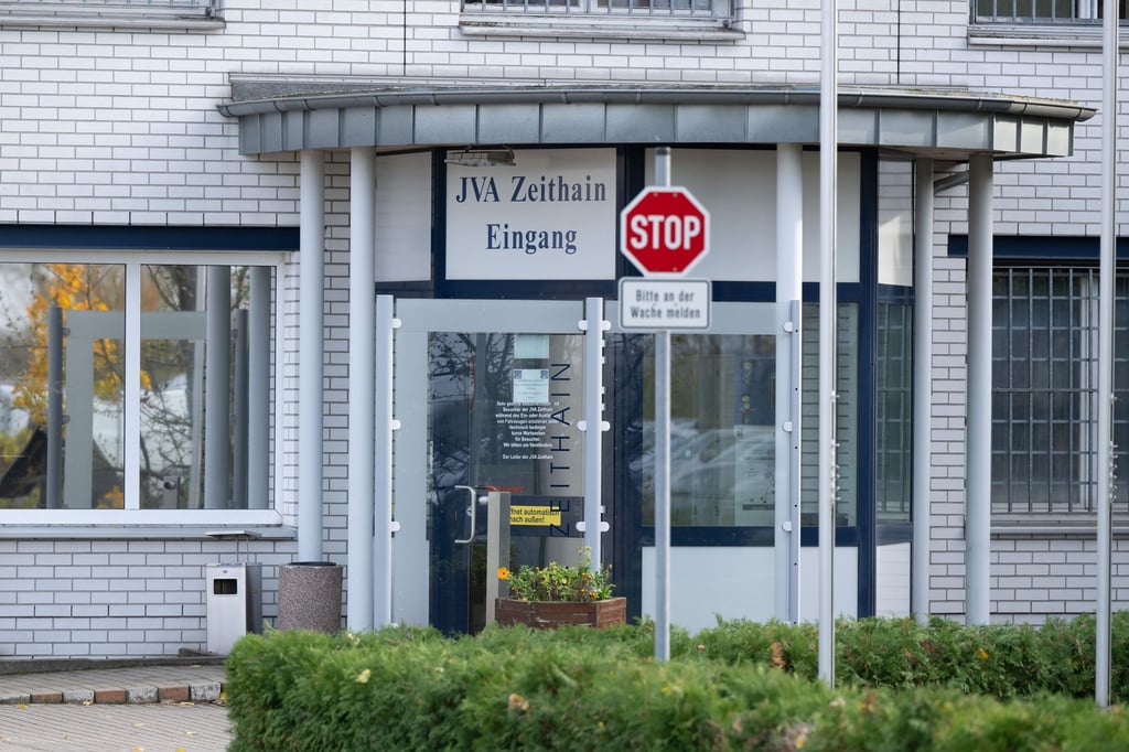 Weihnachtsmarkt vor dem Gefängnis in Zeithain