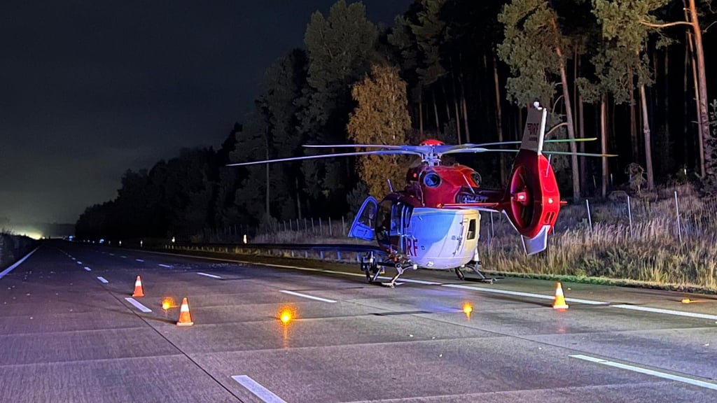 Der Rettungshubschrauber brachte den Schwerverletzten ins Krankenhaus.