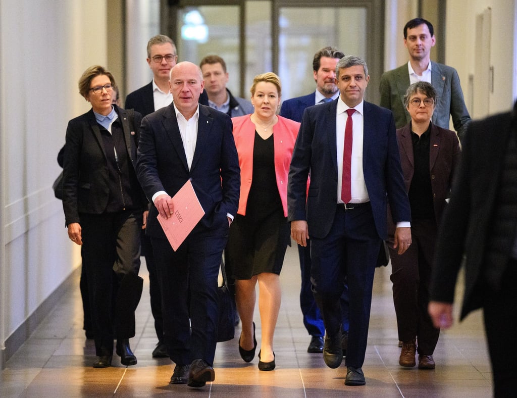 Die Spitzen der Regierungskoalition haben ihre Sparpläne vorgestellt - ein Konzept zu mehr Einnahmen durch Parkgebühren soll noch folgen.