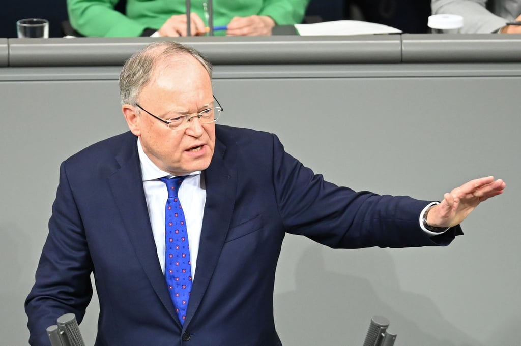 Auch auf dem Land dürfe es keine Frage von Glück oder Zufall sein, ob ein gutes Krankenhaus erreichbar ist, sagt Niedersachsen Ministerpräsident Weil. (Archivbild)