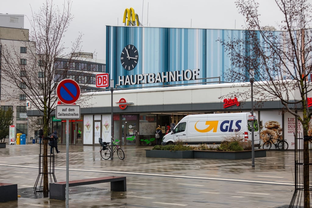 Am Hauptbahnhof in Cottbus gab es am Mittwochnachmittag erhebliche Einschränkungen im Zugverkehr. (Archivbild)