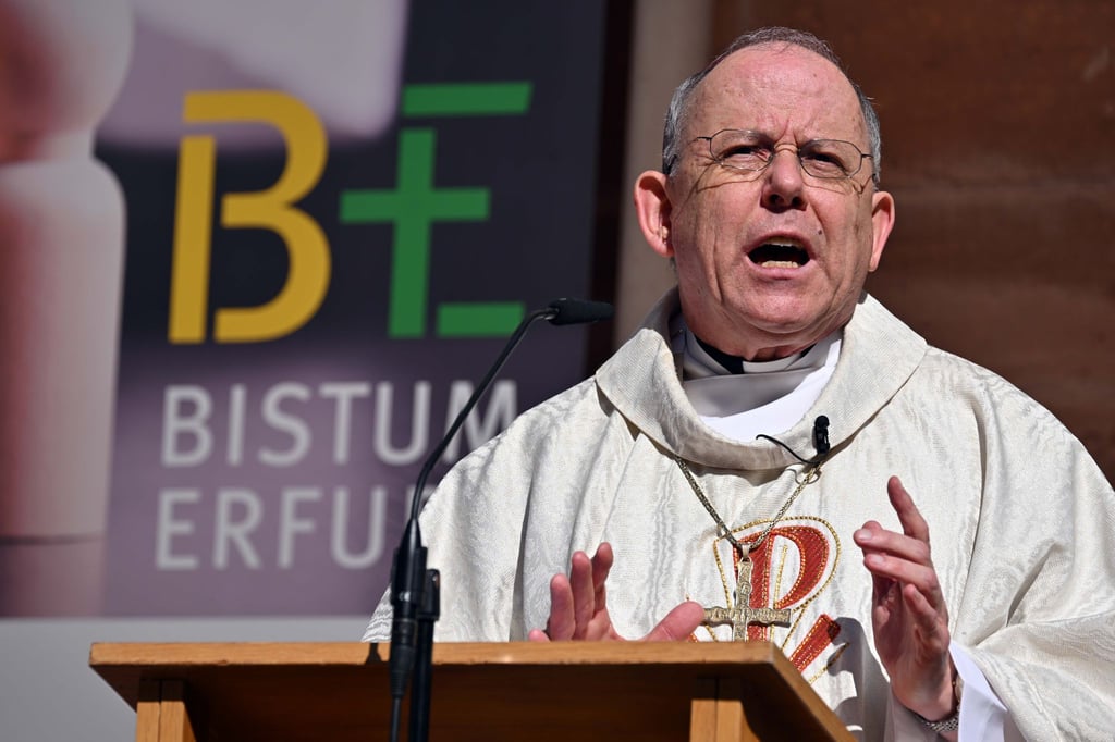 Erfurts Bischof Ulrich Neymeyr betont im Gottesdienst zum Elisabethempfang die Bedeutung der Menschenwürde. (Archivbild)