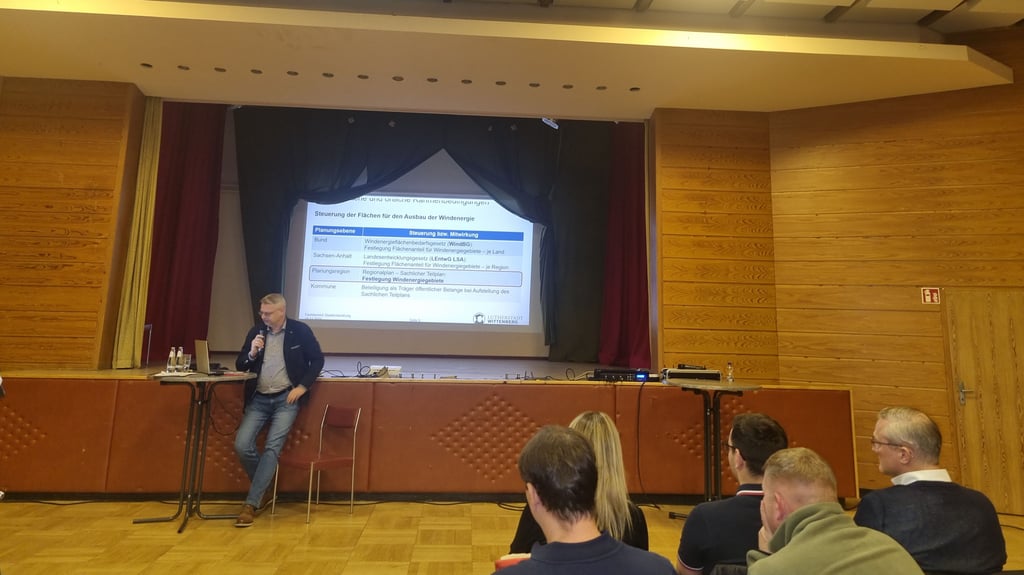 Jean Kammer beim Ortsteilgespräch „Windkraft in Boßdorf"