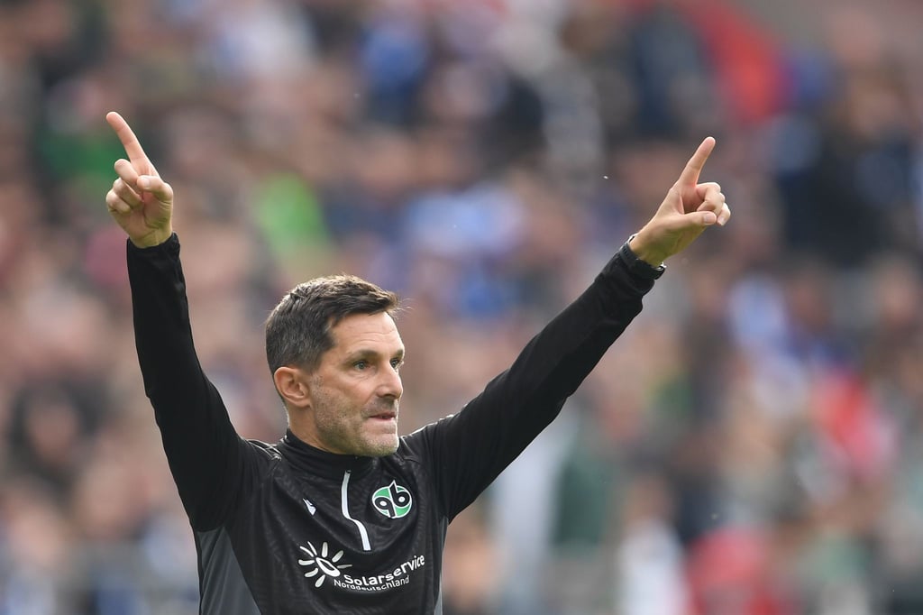 Stefan Leitl sitzt am Samstag zum 200. Mal als Zweitliga-Trainer auf der Bank.