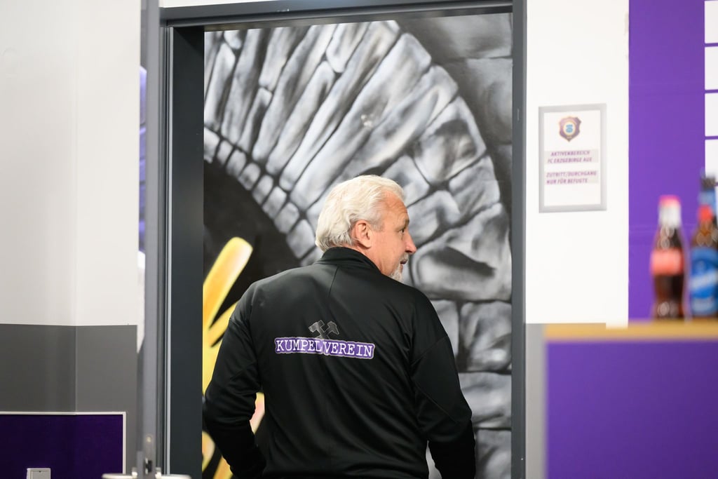 Abschied am Saisonende: Trainer Pavel Dotchev muss in Aue gehen.