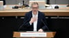 Finanzsenator Stefan Evers (CDU) sieht beim Thema Komische Oper noch viel Klärungsbedarf, bevor weitere Entscheidungen fallen.