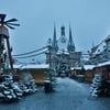 Auf dem Weihnachtsmarkt in Wernigerode ist ein Stand in Brand gesetzt worden.