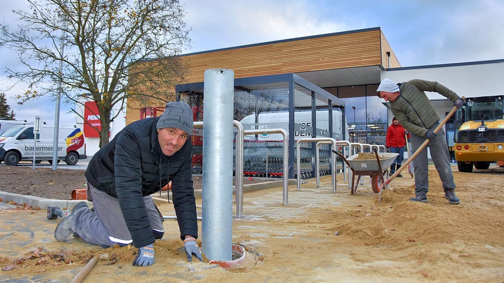 Auf dem Areal des Penny-Lebensmittel-Discounters und des Wreesmann-Sonderpostenmarktes am Amtsweg in Calvörde herrscht derzeit noch reges Bautreiben.