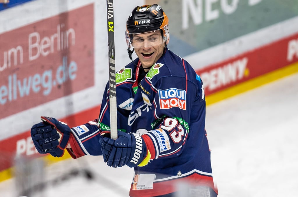 Nationalspieler Pföderl erzielte beim Sieg der Eisbären in Düsseldorf das wichtige Tor zum 4:3.
