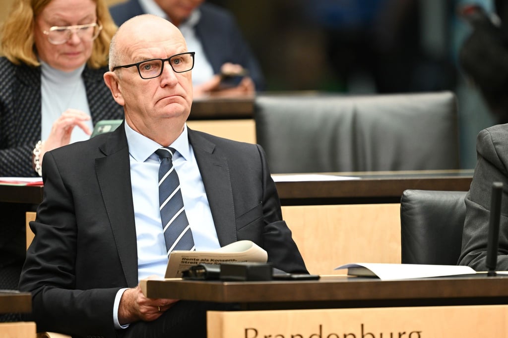Brandenburgs Ministerpräsident Dietmar Woidke (SPD) hat die Entlassung seiner Gesundheitsministerin im Streit um die Krankenhausreform gerechtfertigt.