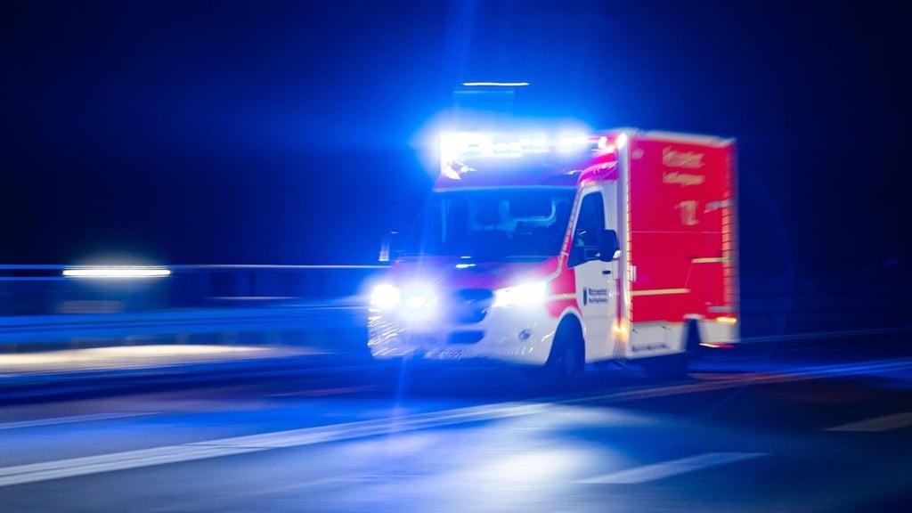 Unfall Richtung Magdeburg: Rettungskräfte waren auf der A14 bei Lüderitz und Tangerhütte im Einsatz.