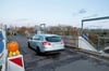 Blick auf die Straßenbrücke in Magdeburg-Salbke. Die Überfahrt wird für Monate nicht mehr möglich sein. 