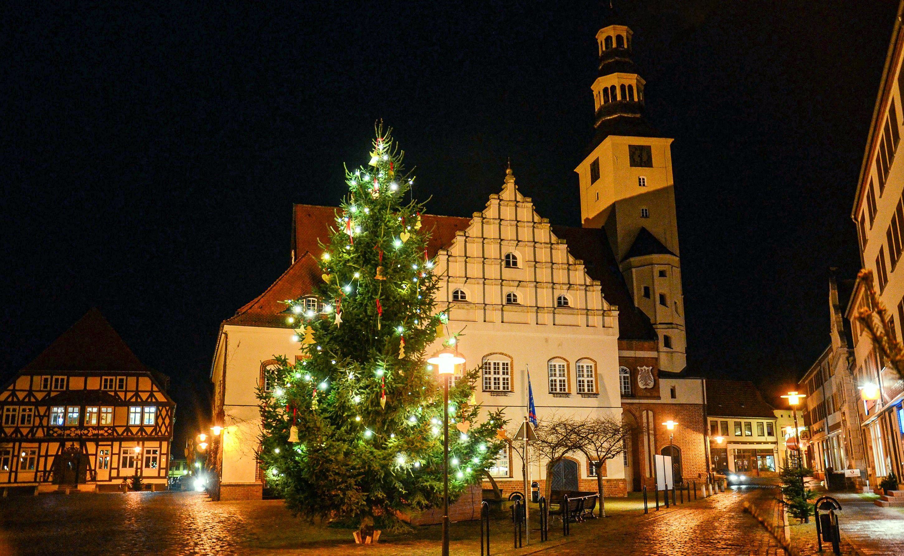 Vorweihnachtliche Aktionen in Innenstadt: Mit Lichterglanz in den Advent in Gardelegen