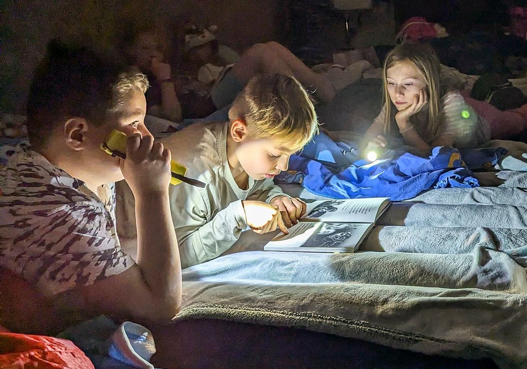 Ein Bild wie von Rubens gemalt: Lesenacht in der Barbyer Grundschule „Am Prinzeßchen“.