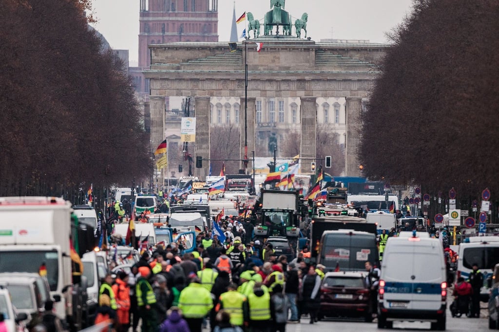 Die Veranstalter hatten laut Polizei 10.000 Teilnehmerinnen und Teilnehmer angemeldet.