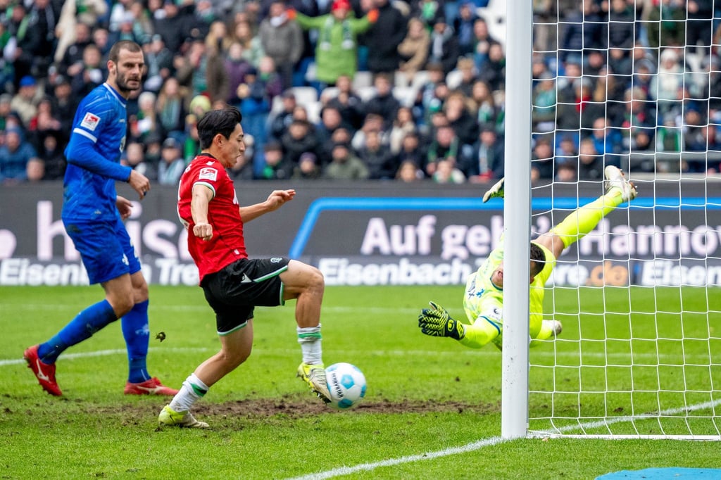 Lee gelingt gegen Darmstadt der Ausgleich.