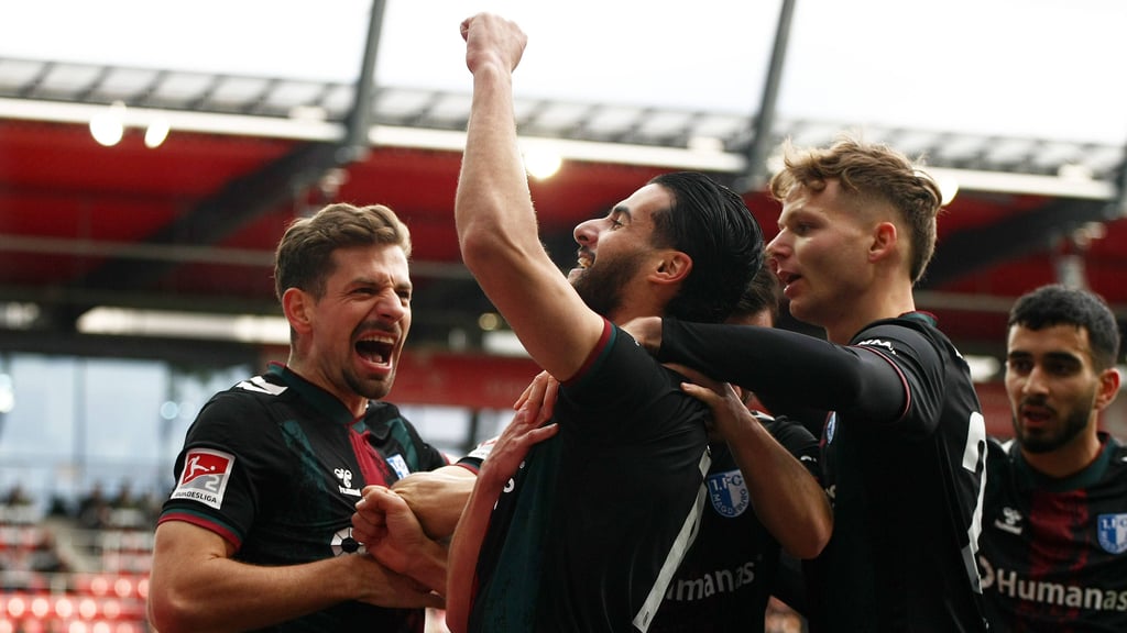 Der 1. FC Magdeburg gewann in der 2. Bundesliga gegen Jahn Regensburg. Das goldene Tor schoss FCM-Spieler Mo El Hankouri bereits in der 10. Spielminute.