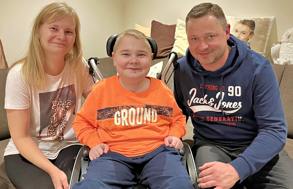 Kerstin und Christian Müller und mit ihrem Sohn Jan. Sie leben bei Tangermünde und sind überwältigt von der riesigen Spendenbereitschaft.